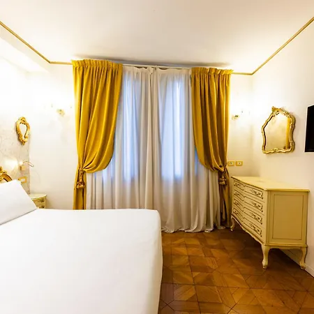 Casa Savoia & Casa Jolanda