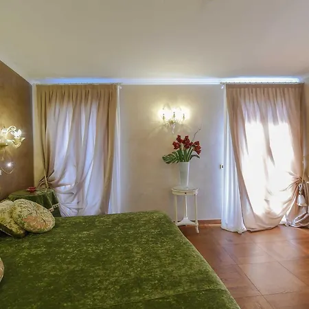 Casa Savoia & Casa Jolanda *