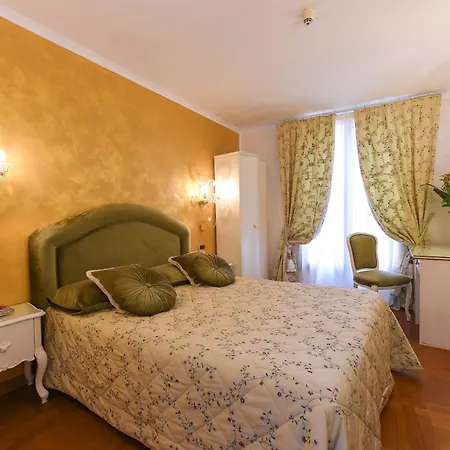 Casa Savoia & Casa Jolanda