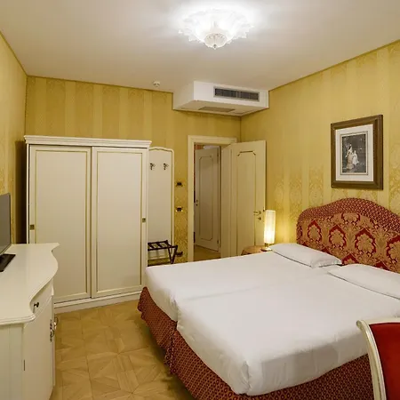 Casa Savoia & Casa Jolanda ゲストハウス 3*